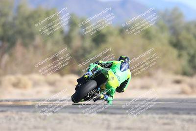 media/Dec-07-2025-CVMA (Sun) [[3e7d2de5dc]]/Race 12- Formula 40 MW and LW/